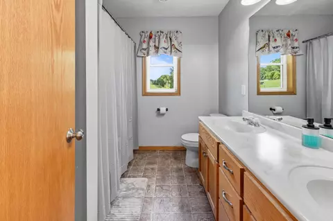 Bath - 141 Boulder Pl, Randall, MN 56475 photo 2 of 4