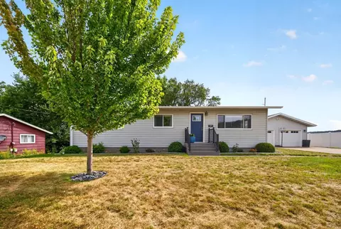 171 Hillwood Dr, Lake City, MN 55041