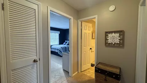 Entry Way - 1507 5th Ave NW, Austin, MN 55912 photo 4 of 6