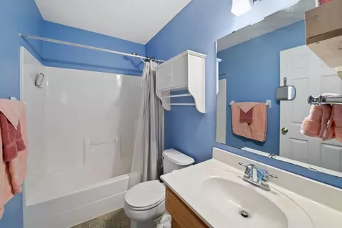 Bath - 13200 Crolly Path, Rosemount, MN 55068 photo 2 of 4