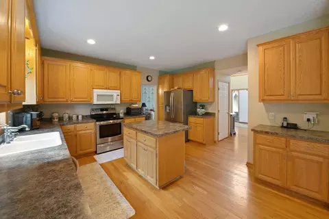 Kitchen - 13200 Crolly Path, Rosemount, MN 55068 photo 1 of 2