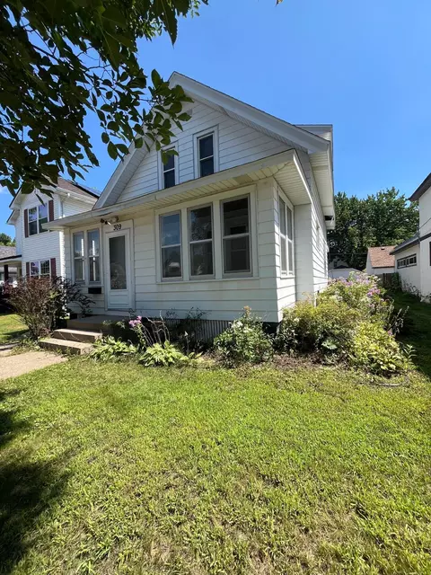 309 4th Ave S, South Saint Paul, MN 55075