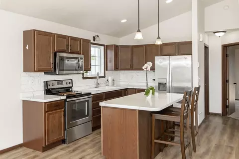 Kitchen - 613 5th St E, Horace, ND 58047 photo 4 of 5