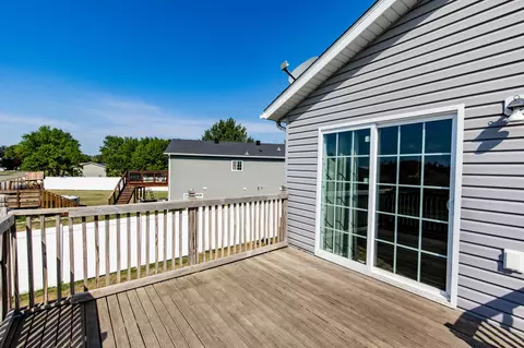 Exterior - 613 5th St E, Horace, ND 58047 photo 5 of 6