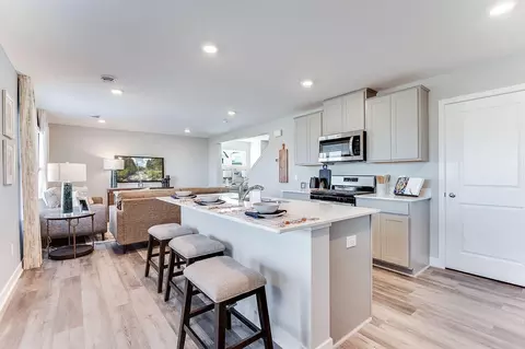 2069 Highview Ter, Shakopee, MN 55379