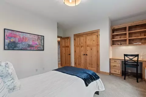 Bedroom - 2180 Crestview Dr, Excelsior, MN 55331 photo 5 of 7