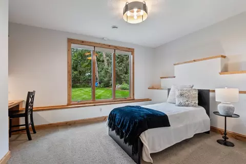 Bedroom - 2180 Crestview Dr, Excelsior, MN 55331 photo 4 of 7