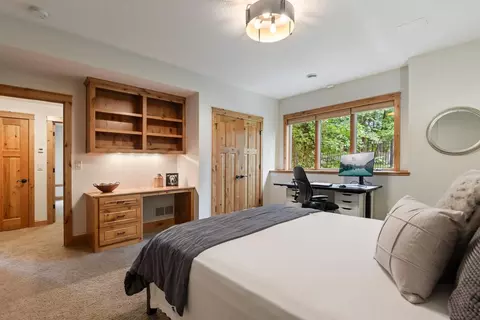 Bedroom - 2180 Crestview Dr, Excelsior, MN 55331 photo 7 of 7