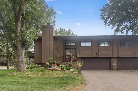1258 Bridle Path Ct, White Bear Lake, MN 55110