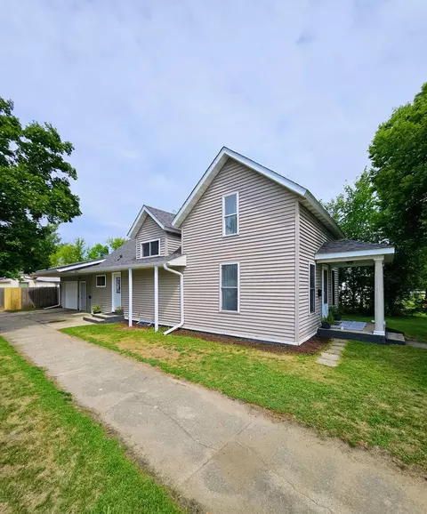 323 1st St SW, Wadena, MN 56482