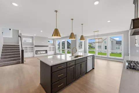 19799 Henning Ave, Lakeville, MN 55044