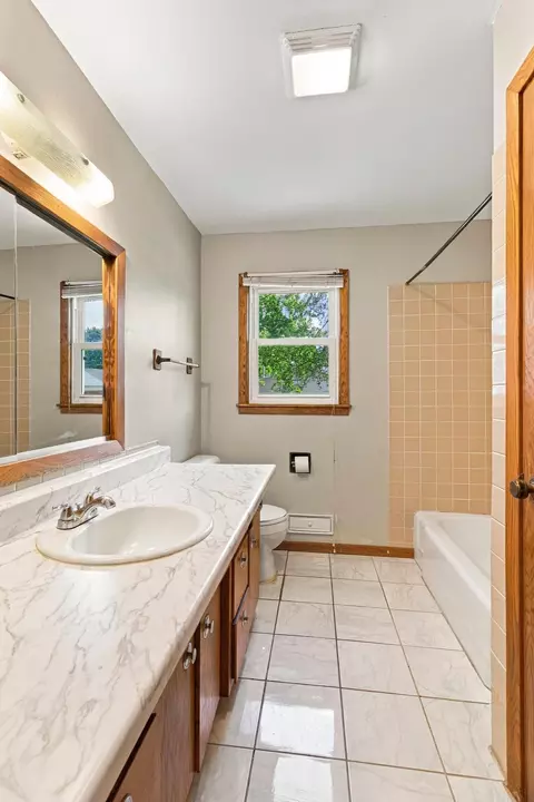 Bath - 838 37th Ave N, Saint Cloud, MN 56303 photo 1 of 2