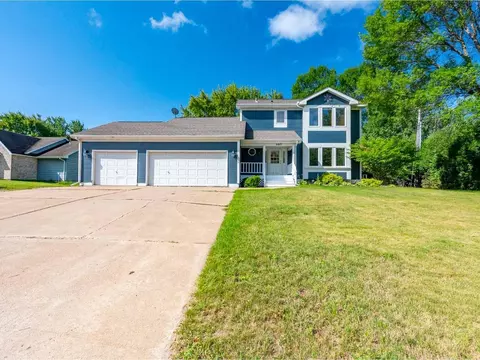 307 E Park Dr, Hibbing, MN 55746