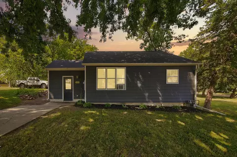 Exterior - 1052 Miller Ave, Windom, MN 56101 photo 5 of 14