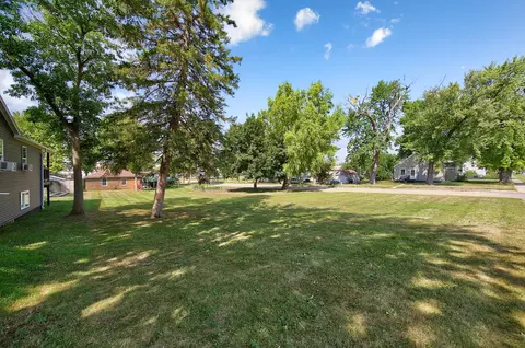 Exterior - 1052 Miller Ave, Windom, MN 56101 photo 14 of 14