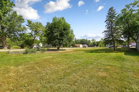 Exterior - 1052 Miller Ave, Windom, MN 56101 photo 12 of 14