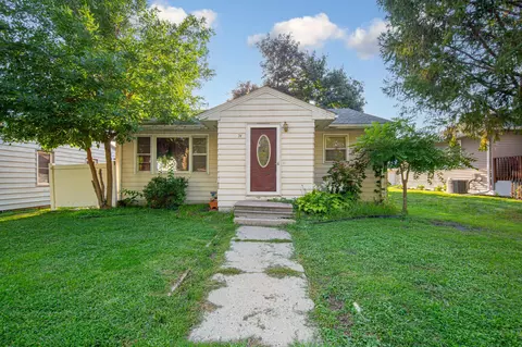 74 S Cordova Ave, Le Center, MN 56057