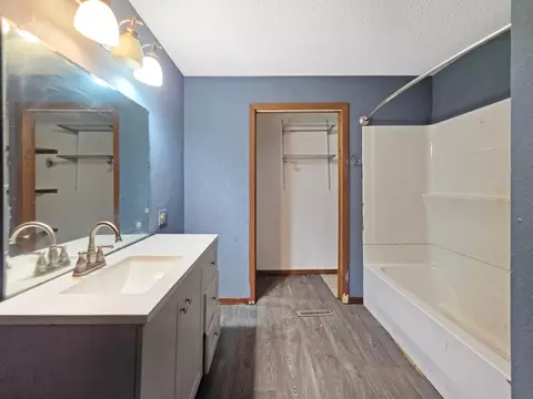 Bath - 6340 Waterside Dr, Garrison, MN 56450 photo 2 of 3