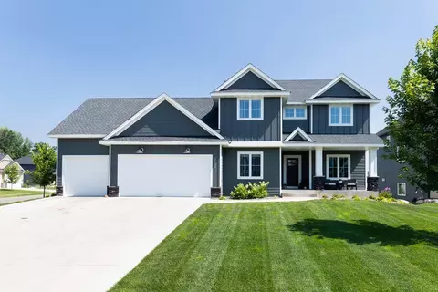1130 Griffin Ave, Mahtomedi, MN 55115