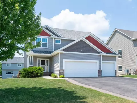 20055 Harness Ave, Lakeville, MN 55044