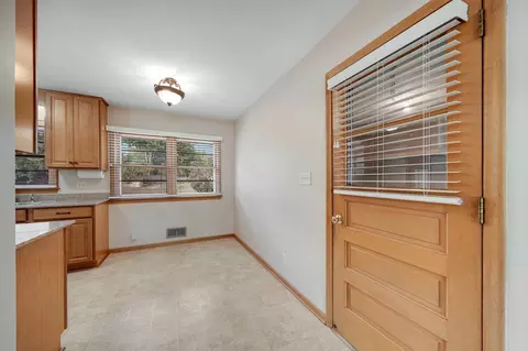Entry Way - 903 Parallel St, Chaska, MN 55318 photo 1 of 1