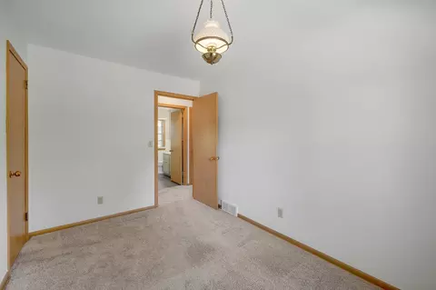 Bedroom - 903 Parallel St, Chaska, MN 55318 photo 3 of 7
