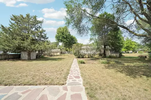 Exterior - 903 Parallel St, Chaska, MN 55318 photo 7 of 10