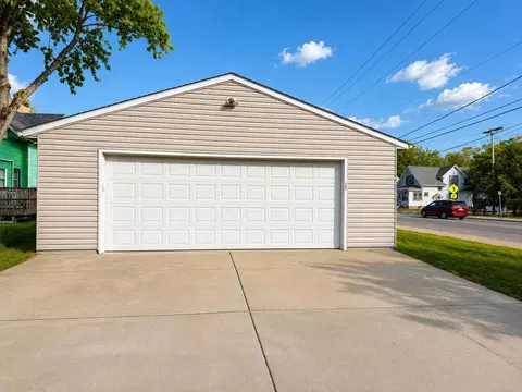 Exterior - 303 20th Ave N, Saint Cloud, MN 56303 photo 2 of 4