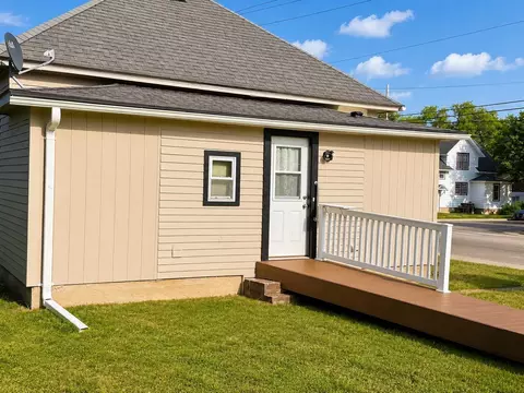Exterior - 303 20th Ave N, Saint Cloud, MN 56303 photo 3 of 4