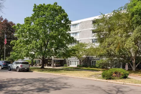 6450 York Ave S #505, Edina, MN 55435