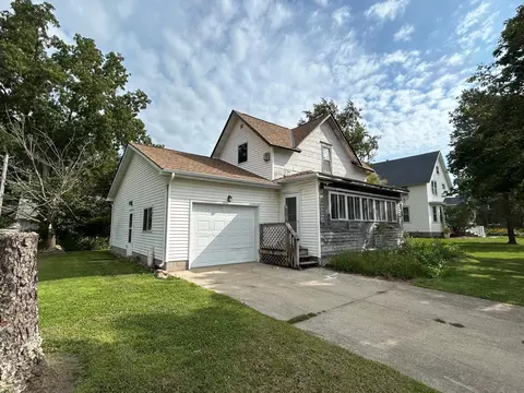 140 2nd St NW, Blooming Prairie, MN 55917