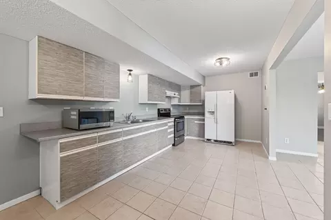 Kitchen - 10620 Cain Rd, Rogers, MN 55374 photo 6 of 7