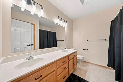 Bath - 563 Summit Ave, Dundas, MN 55019 photo 5 of 5