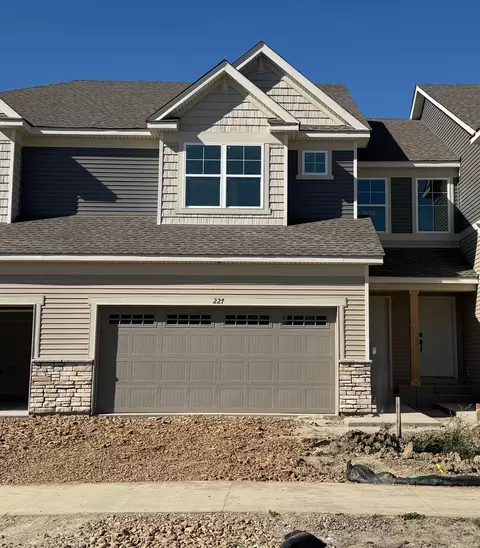 227 Huntington Dr, Waconia, MN 55387