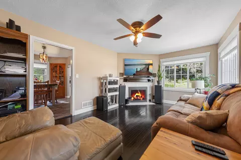 Living - 418 Prairie Ave, Faribault, MN 55021 photo 1 of 1