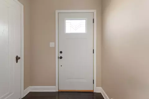 Entry Way - 418 Prairie Ave, Faribault, MN 55021 photo 1 of 3