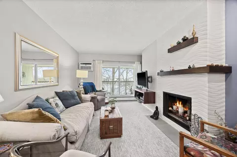 4820 Park Commons Dr #319, Saint Louis Park, MN 55416