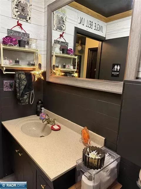 Bath - 5210 Norway Dr, Gilbert, MN 55741 photo 2 of 2