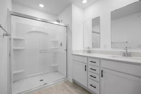 Bath - 3524 Trails End Cir, Eagan, MN 55123 photo 1 of 2