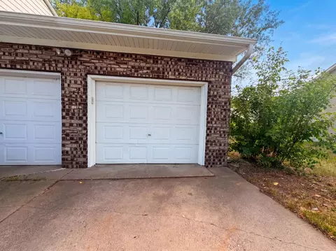Exterior - 868 Wescott Sq, Eagan, MN 55123 photo 4 of 6