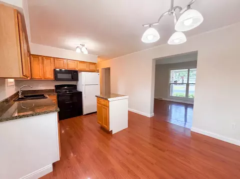 Kitchen - 868 Wescott Sq, Eagan, MN 55123 photo 3 of 3