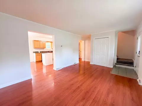 Living - 868 Wescott Sq, Eagan, MN 55123 photo 2 of 3