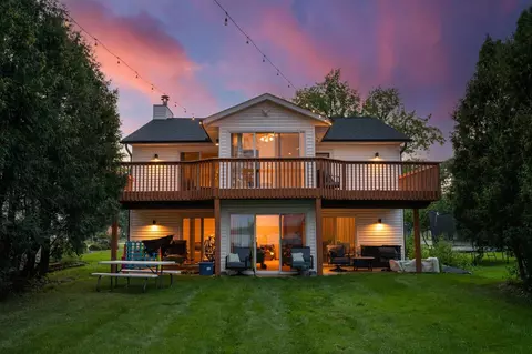 1055 N Shore Dr, Forest Lake, MN 55025