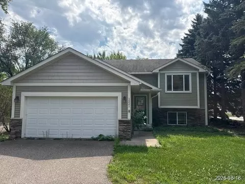 1521 Hydram Ave N, Oakdale, MN 55128