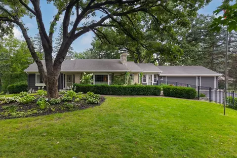 7030 Donlea Ln, Eden Prairie, MN 55346