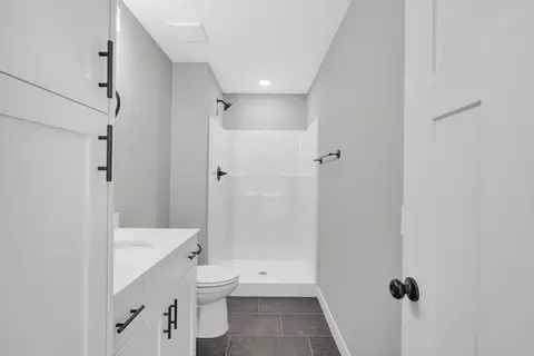 Bath - 1280 136th Cir E, Rosemount, MN 55068 photo 4 of 4