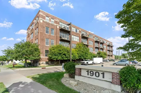 1901 E Hennepin Ave #105, Minneapolis, MN 55413