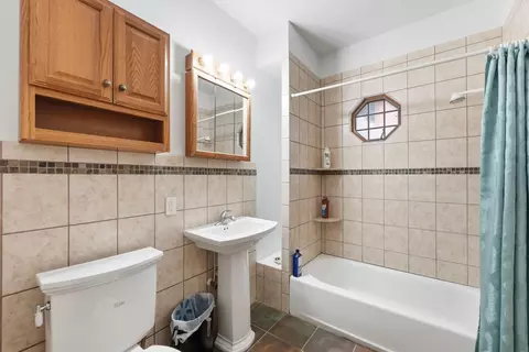 Bath - 516 4th St SE, Willmar, MN 56201 photo 1 of 2