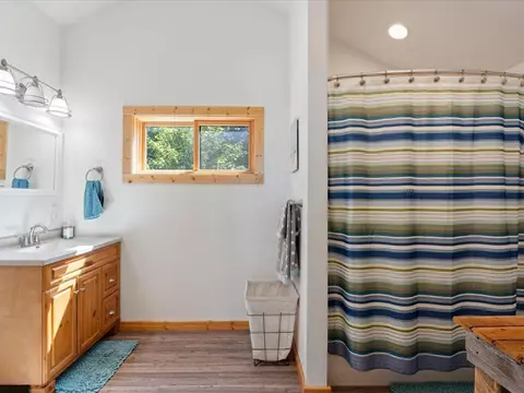 Bath - 3641 Ford Dr NW, Hackensack, MN 56452 photo 4 of 5