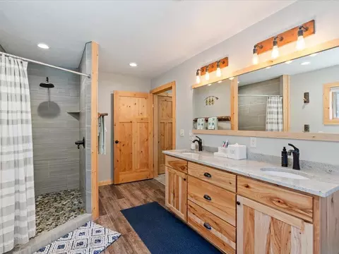 Bath - 3641 Ford Dr NW, Hackensack, MN 56452 photo 2 of 5
